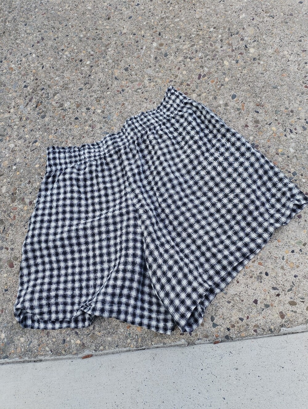 Quince Black and White Gingham High Waist Shorts SiE M - Picture 6 of 7